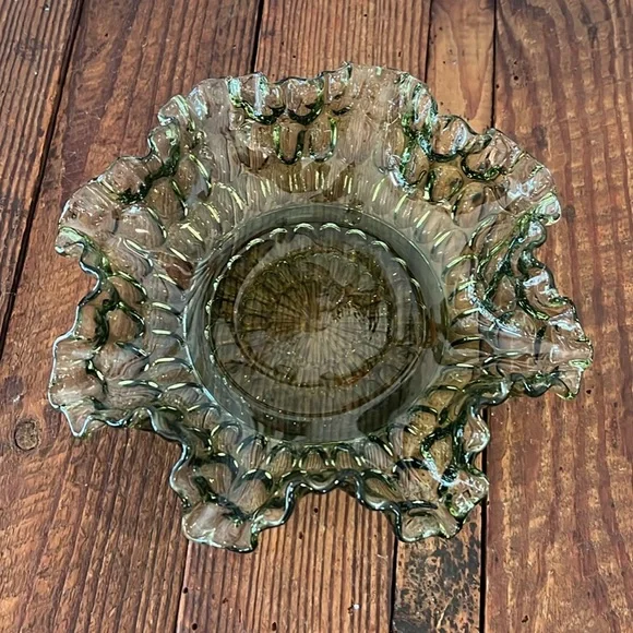 Vintage Ruffled Green Fenton Glass Bowl - Picture 1 of 4